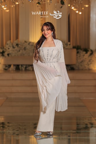 فستان سهره بيج باكمام واسعه وطويله