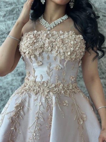 فستان سهرة ميكادو توب ورود الهبه