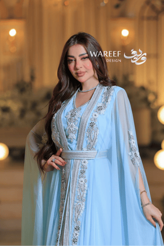 جلابية فاخرة باللون الأزرق السماوي