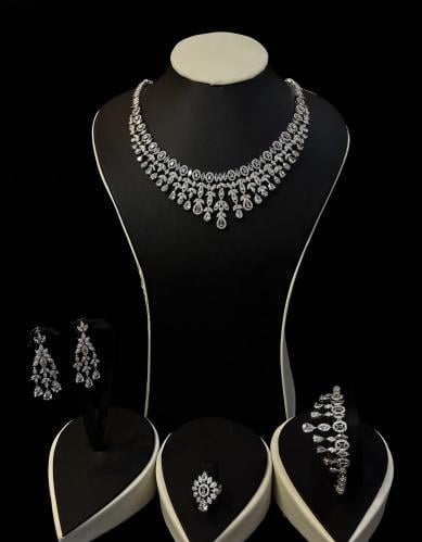 طقم وريف شلال الألماس