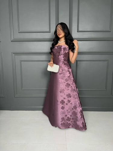 فستان سهرة بتطريز ورد راقي