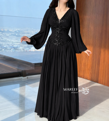 فستان سهرة أسود زيتوني بتصميم كورسيه مطرّز وتنورة...