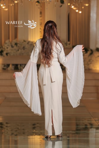 فستان سهره بيج باكمام واسعه وطويله