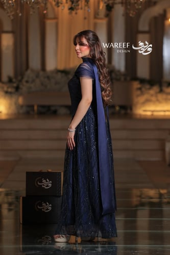 فستان سهرة كحلي طويل من التل بتصميم A-Line أوف شول...