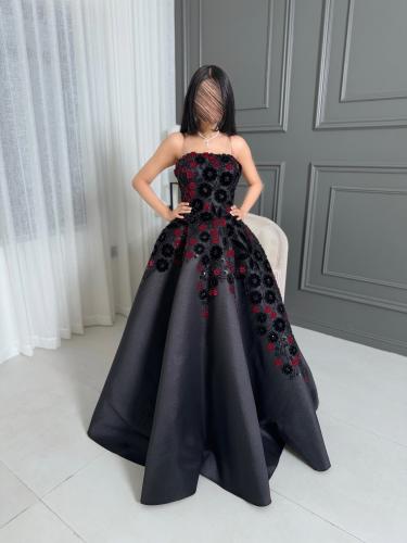 فستان سهرة اسود منفوش بتطريزات