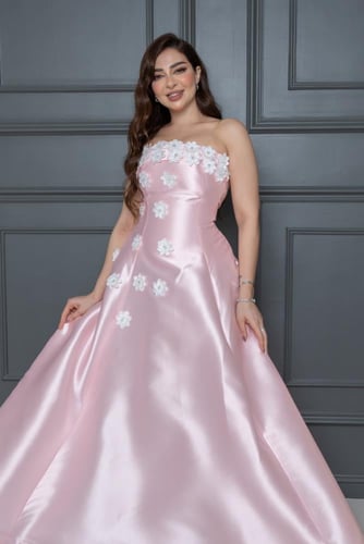 فستان سهرة بخامه ميكادو بتطريز كلفه على الصدر