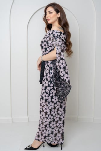 فستان سهرة كلفه ورد راقي