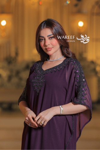 جلابية أنيقة باللون البنفسجي الداكن