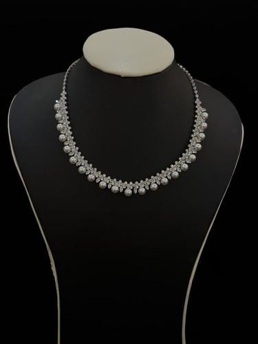 طقم زركون فضي بتصميم لؤلؤي