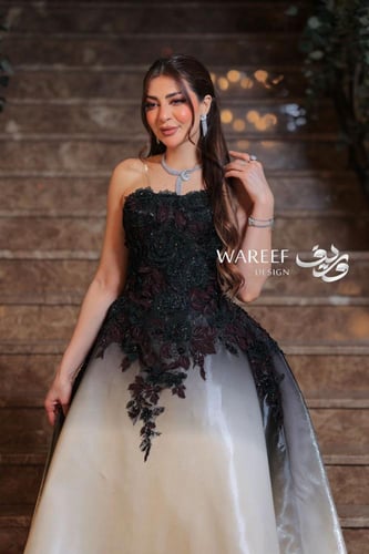 فستان سهرة أسود وبيج بتطريز أحمر – تدرجات أنيقة ون...