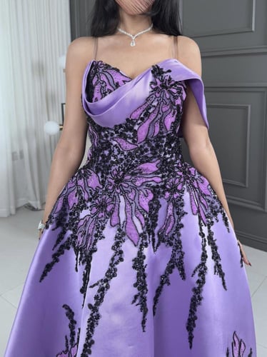 فستان سهرة منفوش بتصميم أنيق