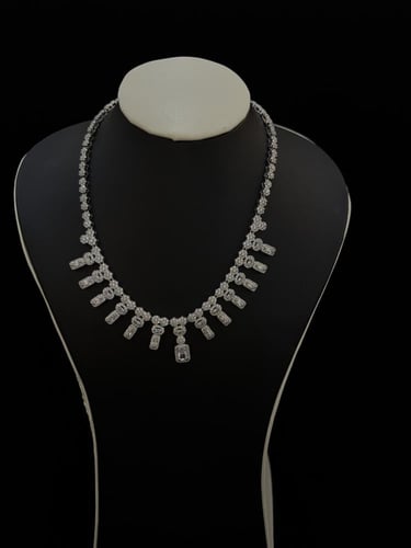 طقم زركون فضي بتصميم مستطيلات فاخرة