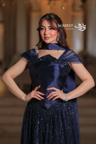 فستان سهرة كحلي طويل من التل بتصميم A-Line أوف شول...