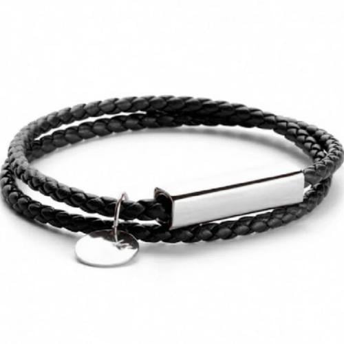 اسوارة لورا