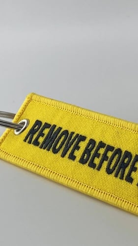 Remove before flight , follow me- اصفر - جهتين