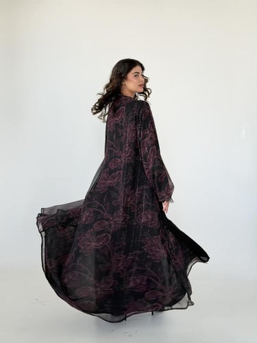 عباية شيفون بلون عودي مع أسود – عباية نسائية أنيقة