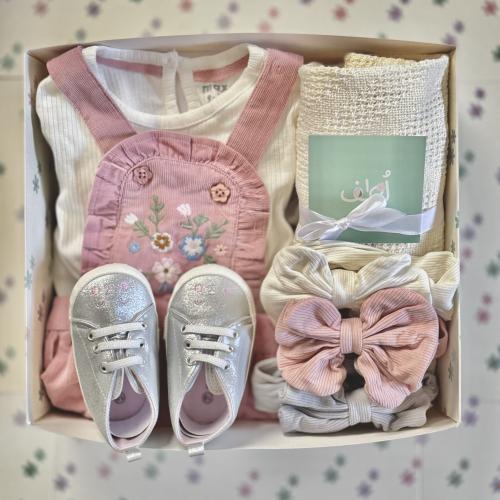 فستان بتطريز ازهار