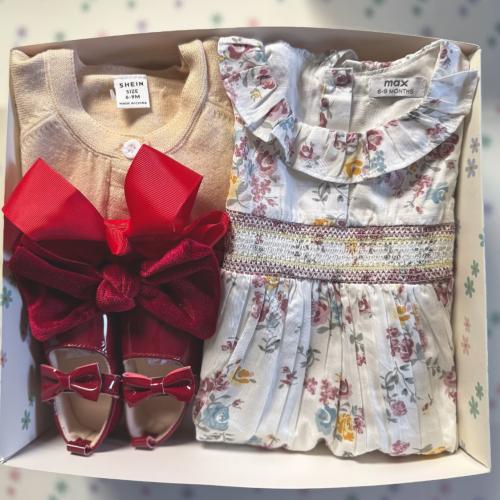 فستان بطبعات الأزهار