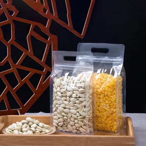 اكياس بلاستيك شفاف بيد