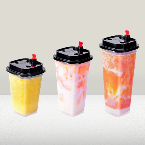 اكواب بلاستيك مربعة بمقاسات مختلفة