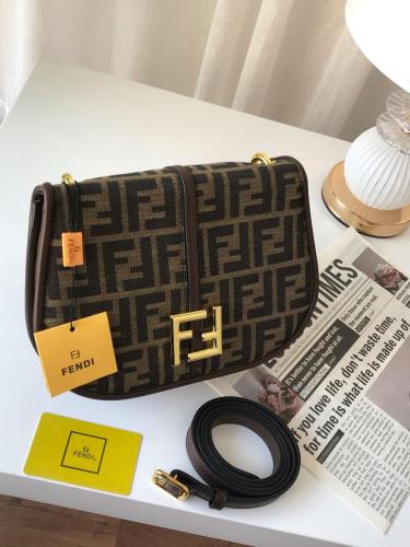 شنطة فندي FF الكلاسيكية – بني داكن