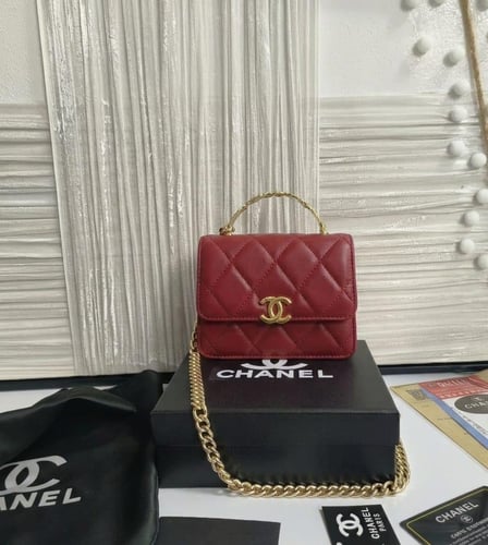 شنطة شانيل ميني كلاسيك أحمر ️
