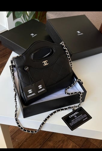 شنطة شانيل هاندل أنيقة جلد مبطن أسود 👜✨