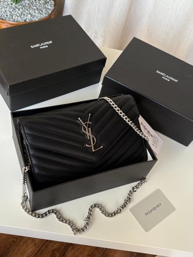 شنطة Saint Laurent سان لوران