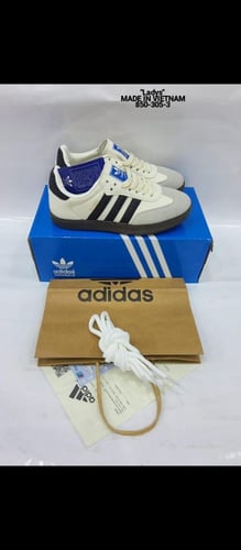 شوز نسائي سبور أبيض بخطوط سوداء – ستايل سامبا فيتن...