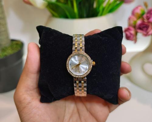 ساعة جولدن بيرل النسائية ⌚