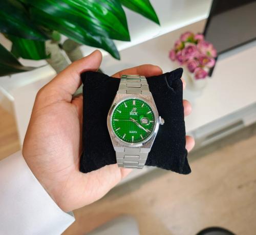ساعة Rick Emerald الخضراء ⌚
