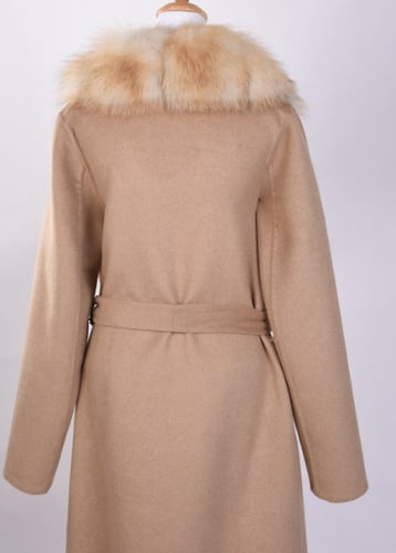 كوت فرو ثعلب طبيعي