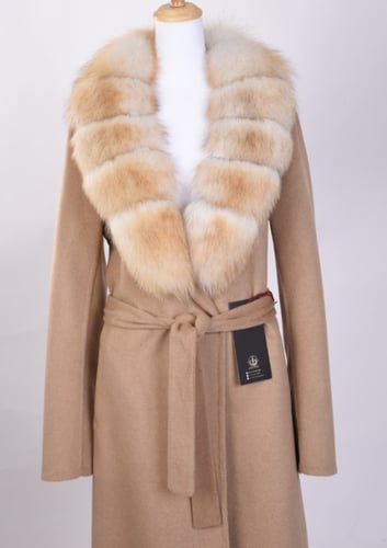 كوت فرو ثعلب طبيعي