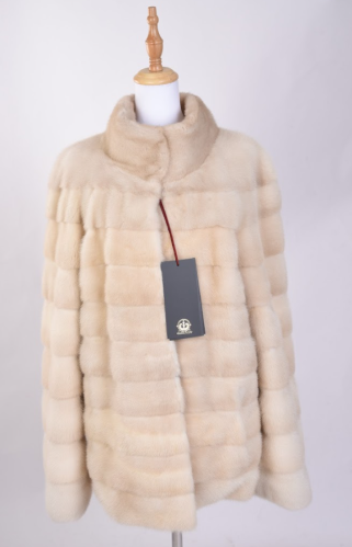 جاكيت فرو منك طبيعي