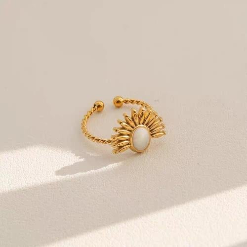 WOMEN RING