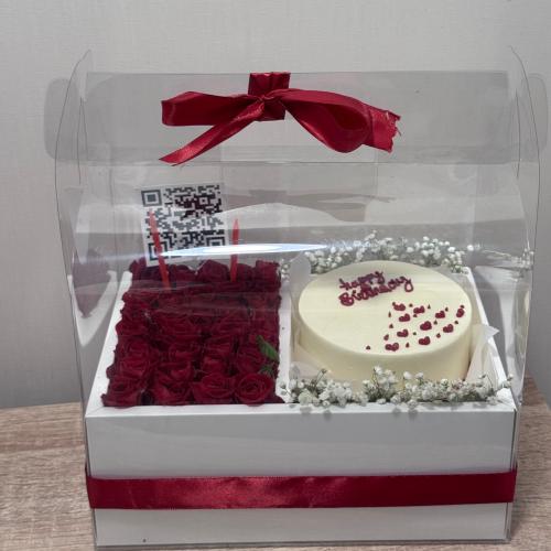 كيك عيد ميلاد. كيك مواليدمع شلال ورد