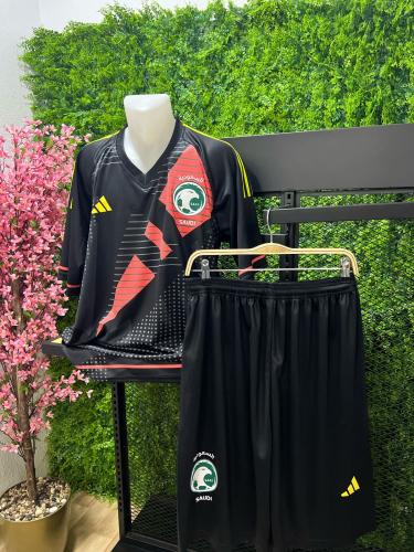 طقم المنتخب السعودي الجديد 2025 الاسود