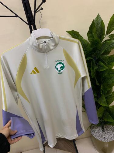 سويتر بشعار الاهلي السعودي الجديد 2026