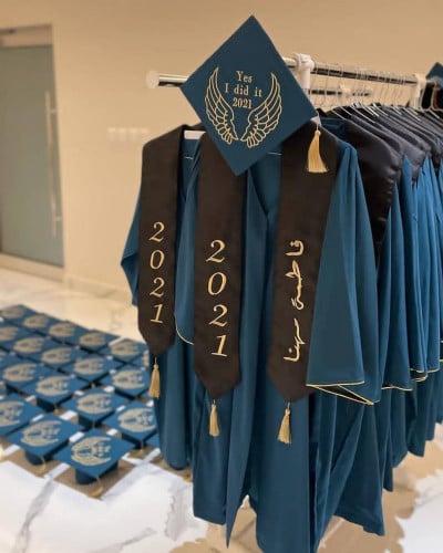 عبايات تخرج 2024 بالاسم وسنة التخرج -متجر النجم