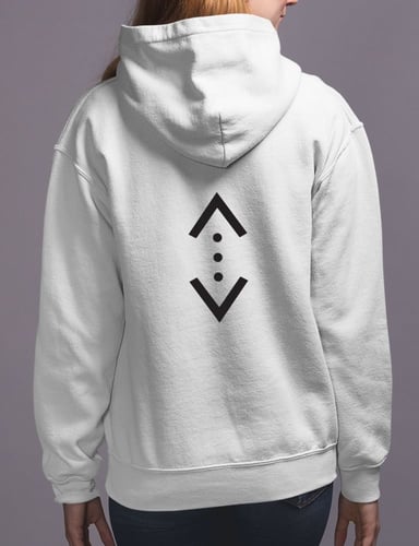 بلوفر نسائي رسمه او عبارة