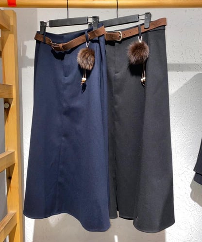 تنورة رسمية مريحة بخصر مرتفع وأنيق