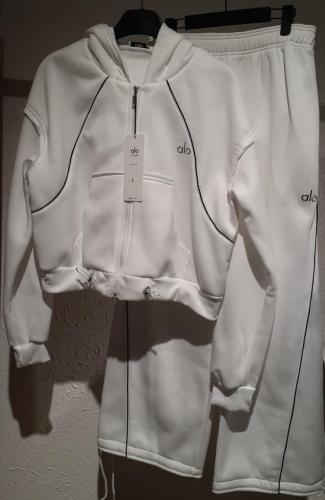 طقم رياضي أبيض قطعتين بهودي قصير