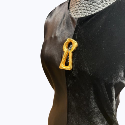 فستان ماكسي نسائي فخم بتفاصيل كشكش صدر