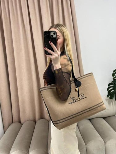 شنطه بني كبير