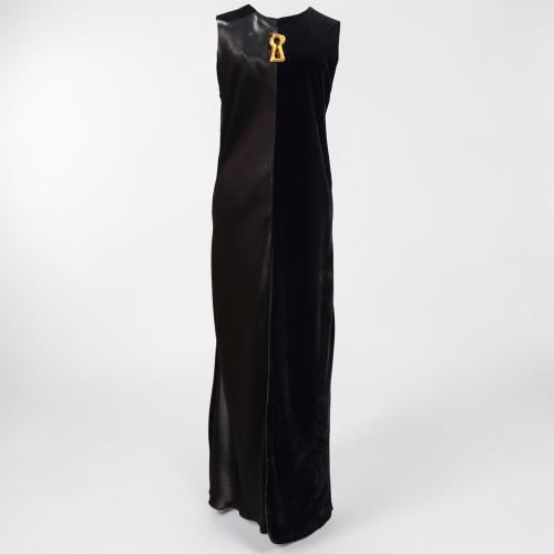 فستان ماكسي نسائي فخم بتفاصيل كشكش صدر