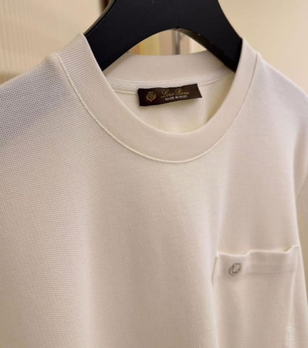 تيشرت كاجوال أبيض جذاب