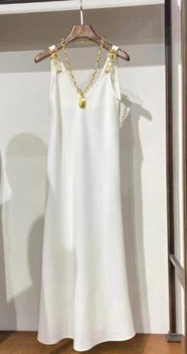 فستان ناعم V للسهرات