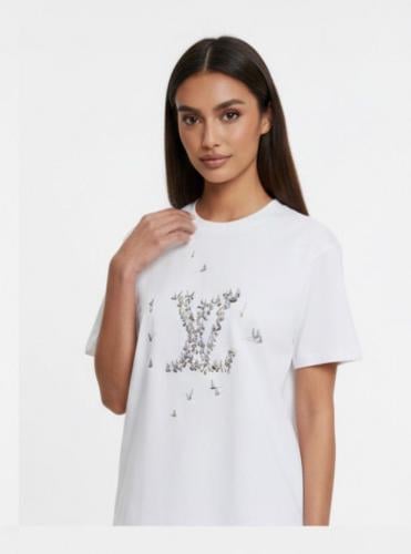 تيشرت صيفي أبيض بطبعة ناعمة وراقية