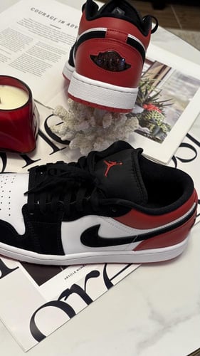 NIKE AIR JORDAN
