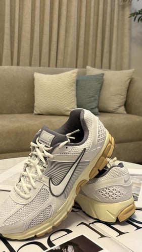 NIKE ZOOM VOMERO